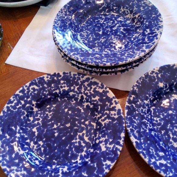 Pottery barn set of 5 salad plates - Picture 3 of 4